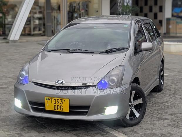 Toyota Wish 2005 Gray
