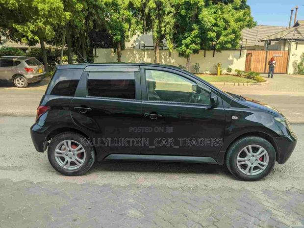 Toyota IST 2005 Black