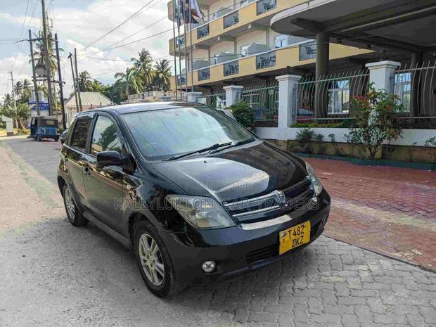 Toyota IST 2005 Black