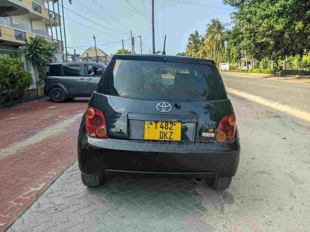 Toyota IST 2005 Black