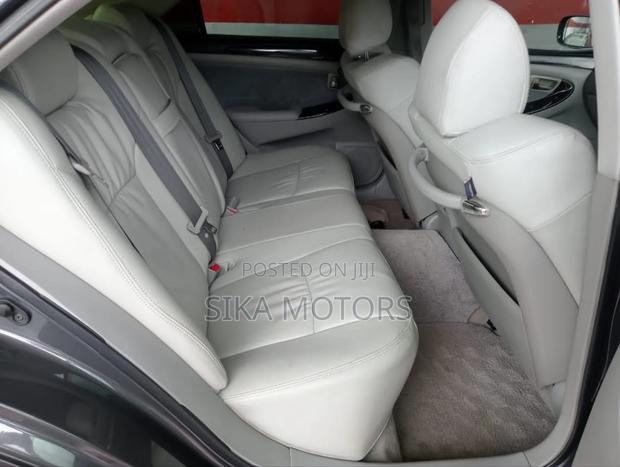 Toyota Crown 2006 Gray