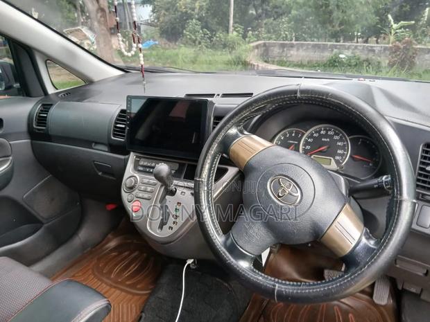 Toyota Wish 2006 Gray