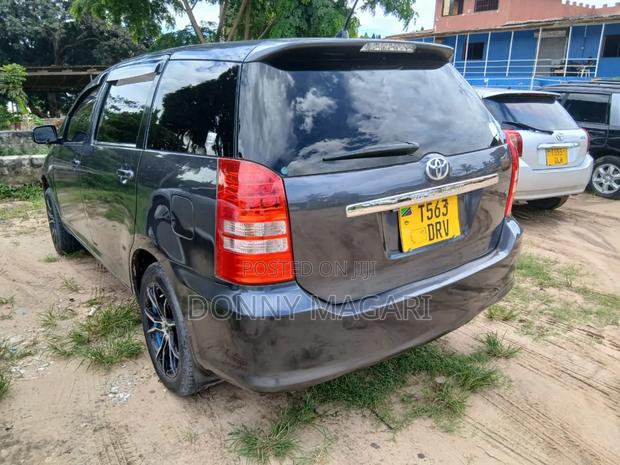 Toyota Wish 2006 Gray
