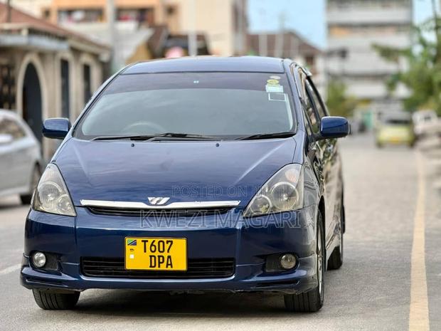 Toyota Wish 2005 Blue