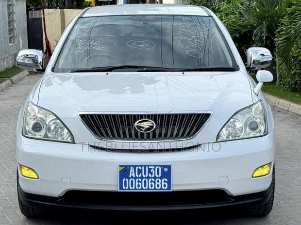 Toyota Harrier 2005 White