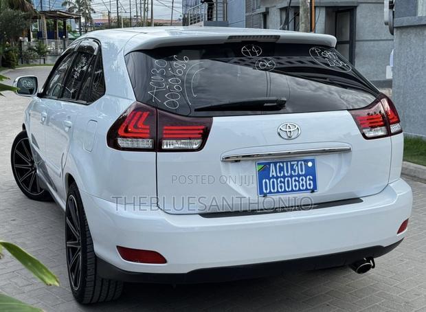 Toyota Harrier 2005 White