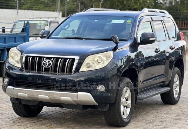 Toyota Land Cruiser Prado 2010 Black