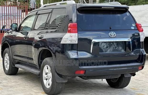 Toyota Land Cruiser Prado 2010 Black