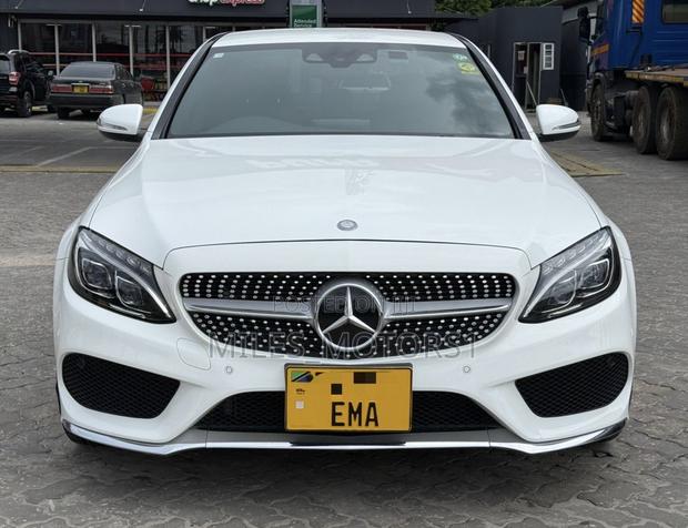 Mercedes-Benz C200 2014 White