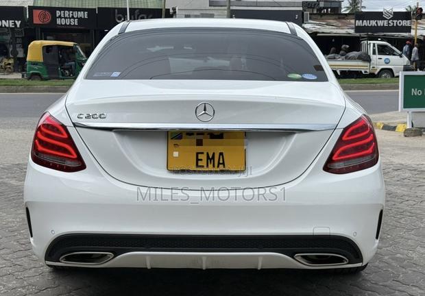 Mercedes-Benz C200 2014 White