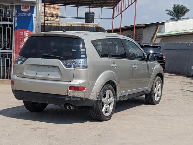 Mitsubishi Outlander Limited 4WD 2006 Gold