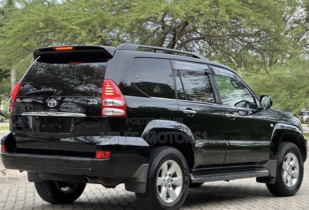 Toyota Land Cruiser Prado 2006 Black