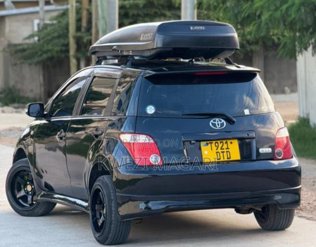 Toyota IST 2005 Black