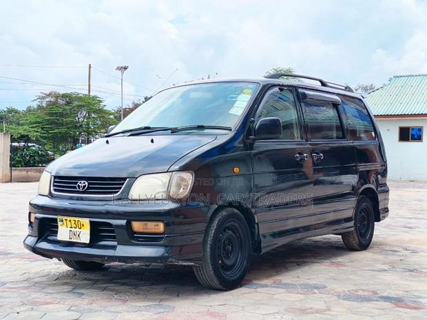 Toyota LiteAce Noah 2000 Black