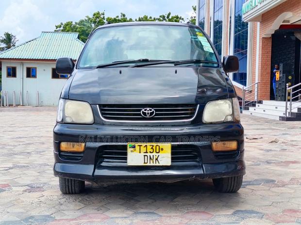 Toyota LiteAce Noah 2000 Black