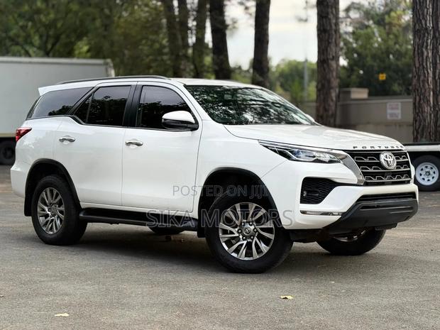Toyota Fortuner 2.8 D AWD 2021 White