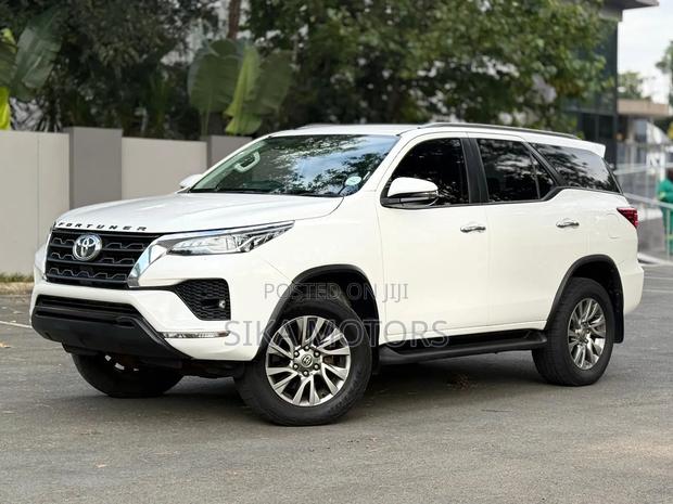 Toyota Fortuner 2.8 D AWD 2021 White
