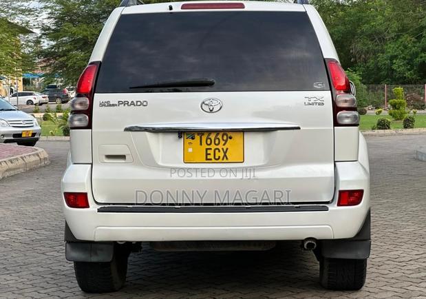 Toyota Land Cruiser Prado 2006 White