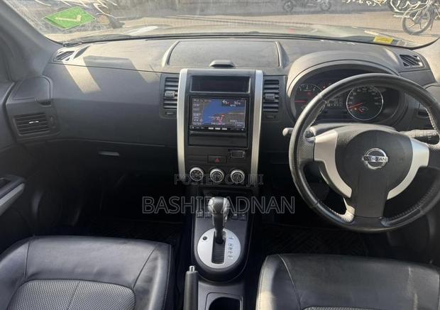 Nissan X-Trail 2.0 Petrol XE 2012 Beige