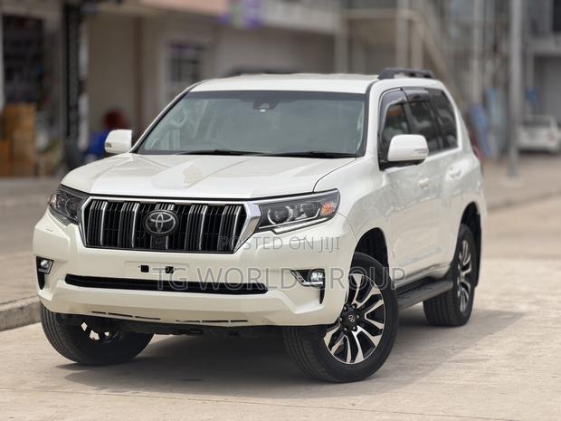 Toyota Land Cruiser Prado 2.8 2023 White