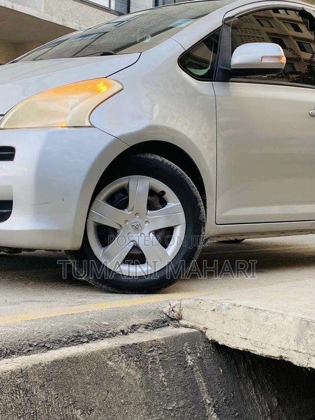 Toyota Ractis 2005 Silver