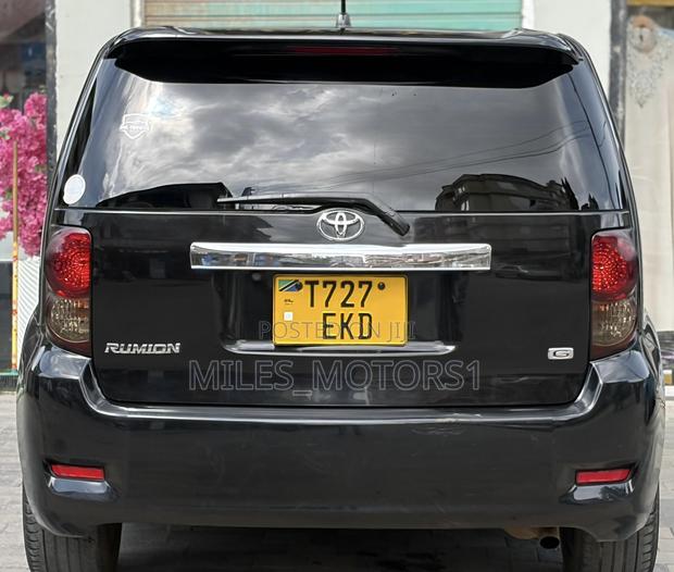 Toyota Corolla Rumion 2008 Black