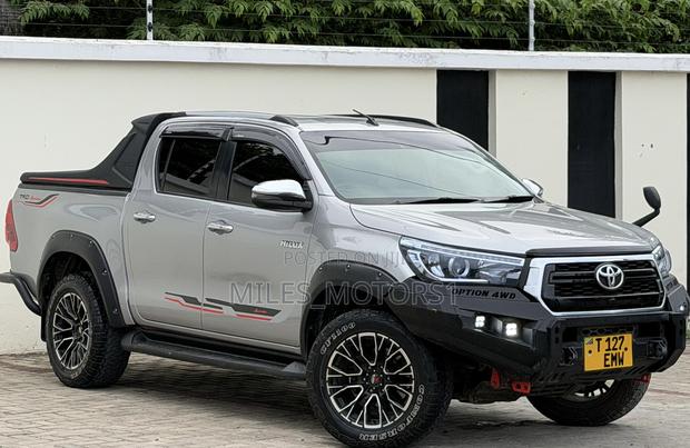 Toyota Hilux 2018 Silver