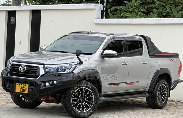 Toyota Hilux 2018 Silver