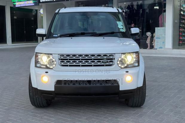 Land Rover Discovery 2013 White