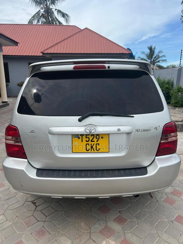 Toyota Kluger 2005 Silver