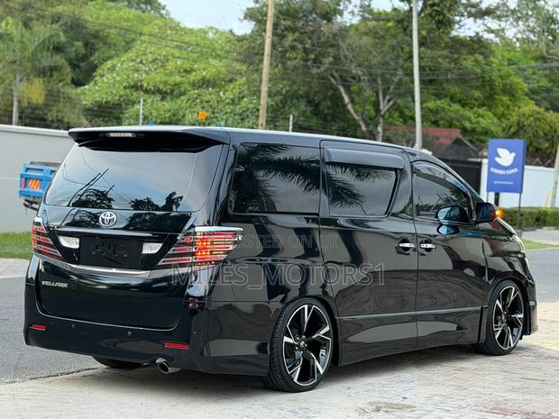 Toyota Vellfire 2009 Black