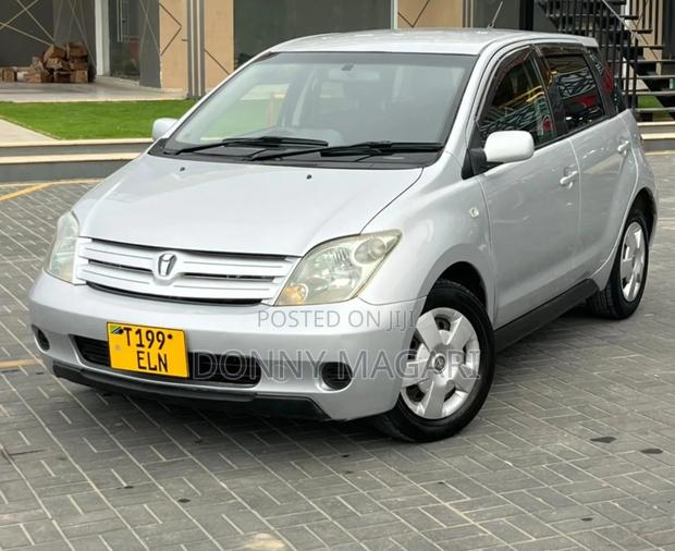 Toyota IST 2005 Silver