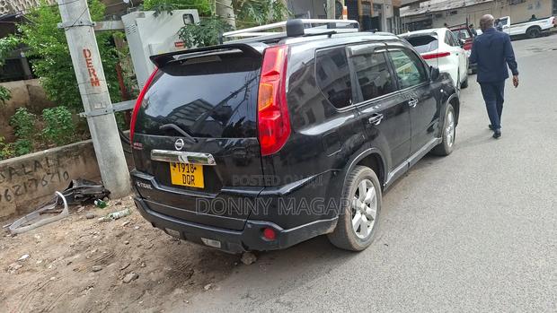 Nissan X-Trail 2.0 Petrol XE 2010 Black