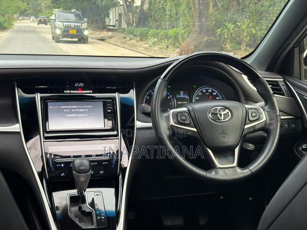 Toyota Harrier 2.0 4WD 2016 Pearl