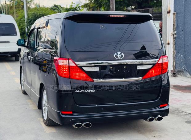 Toyota Alphard 2011 Black
