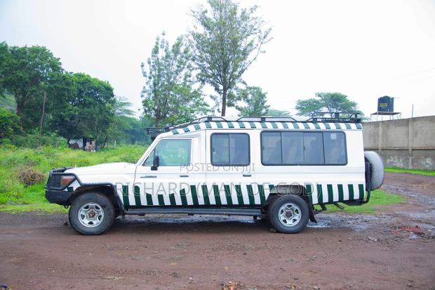 Toyota Land Cruiser 2008 White