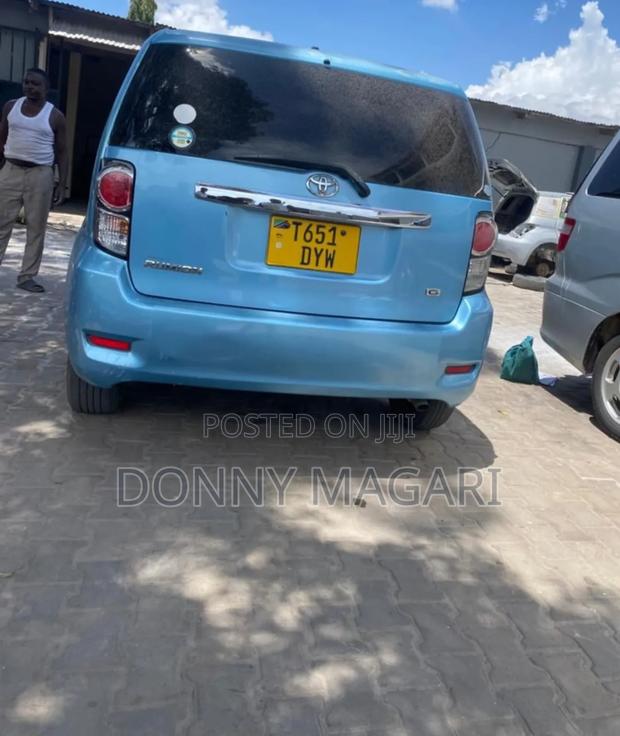 Toyota Corolla Rumion Hatchback 1.5 FWD 2009 Blue
