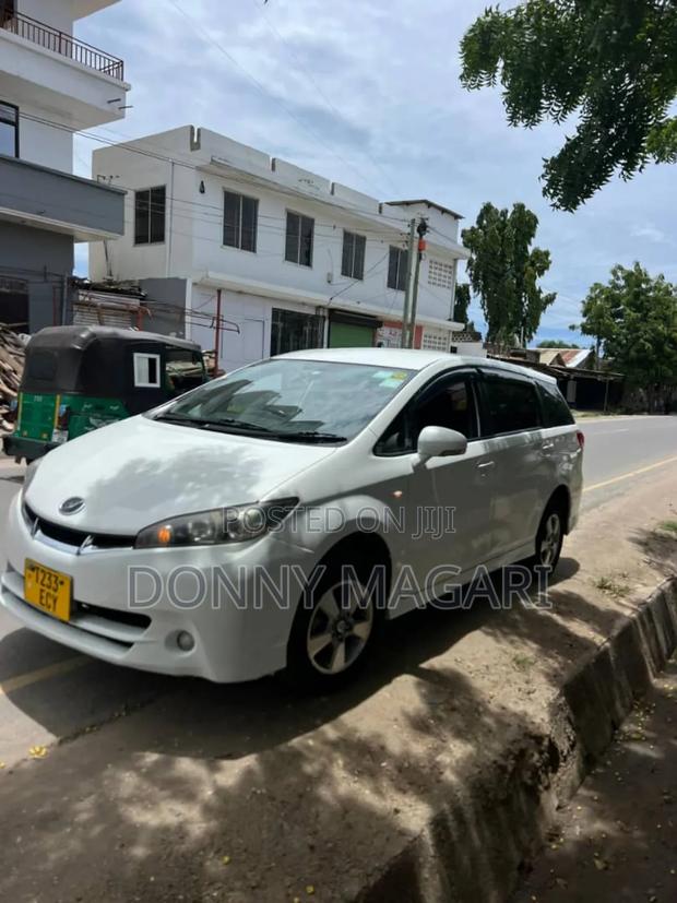 Toyota Wish 2012 White