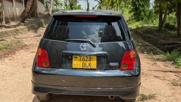 Toyota IST 2004 Black