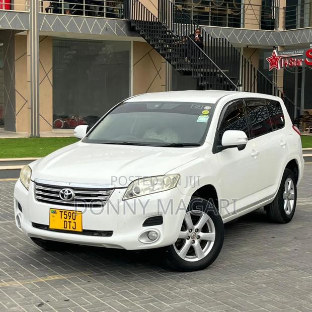 Toyota Vanguard 2009 White