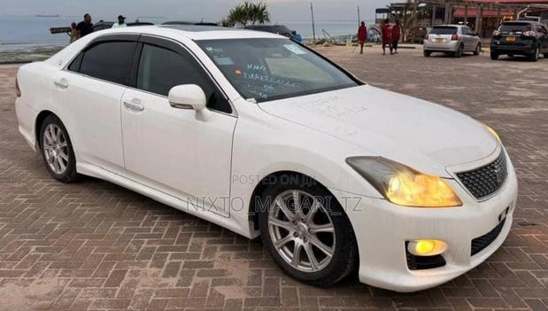 Toyota Crown 2008 White