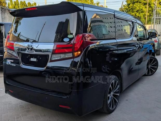 Toyota Alphard 2016 Black