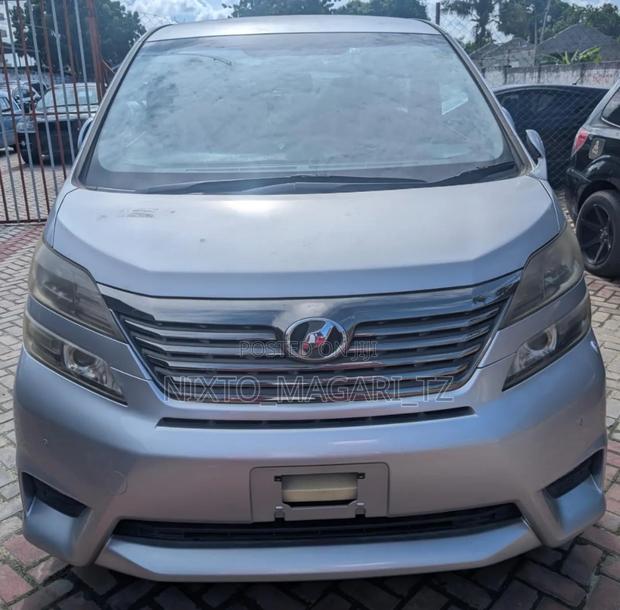 Toyota Vellfire 2008 Silver