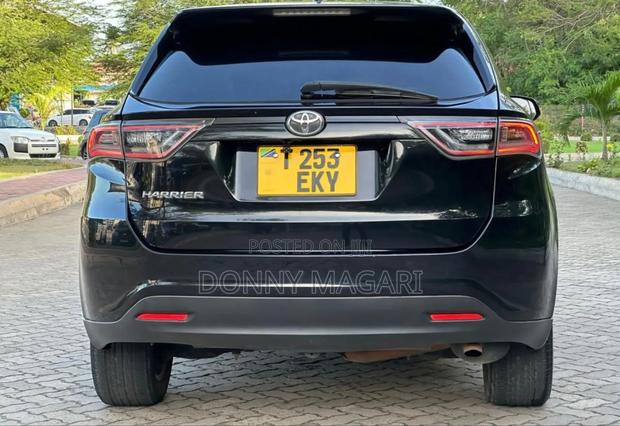 Toyota Harrier 2.0 2015 Black
