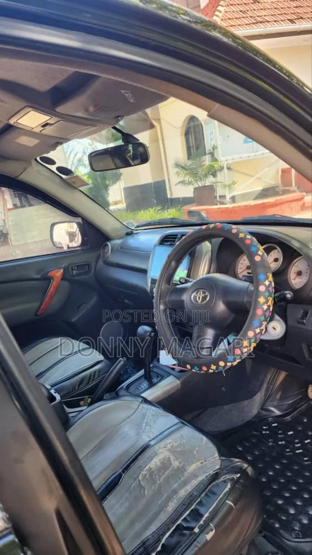 Toyota RAV4 1.8 2005 Black