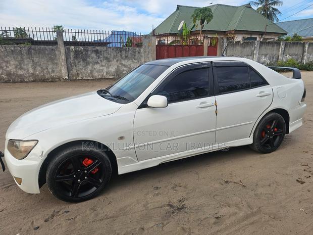 Toyota Altezza 2004 White