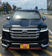 Toyota Land Cruiser LC300 2024 Black for sale