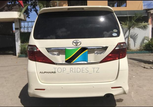 Toyota Alphard 2.4 Petrol AWD 2008 Pearl