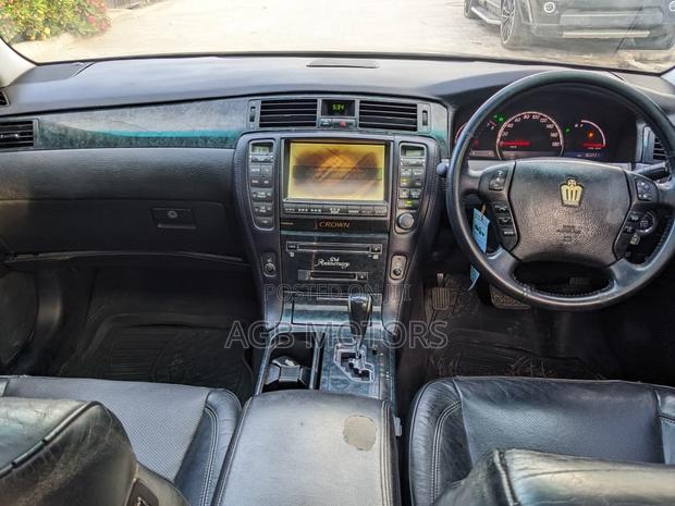 Toyota Crown 2005 Black