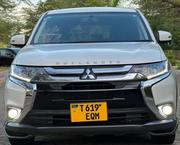 Mitsubishi Outlander 2015 White for sale